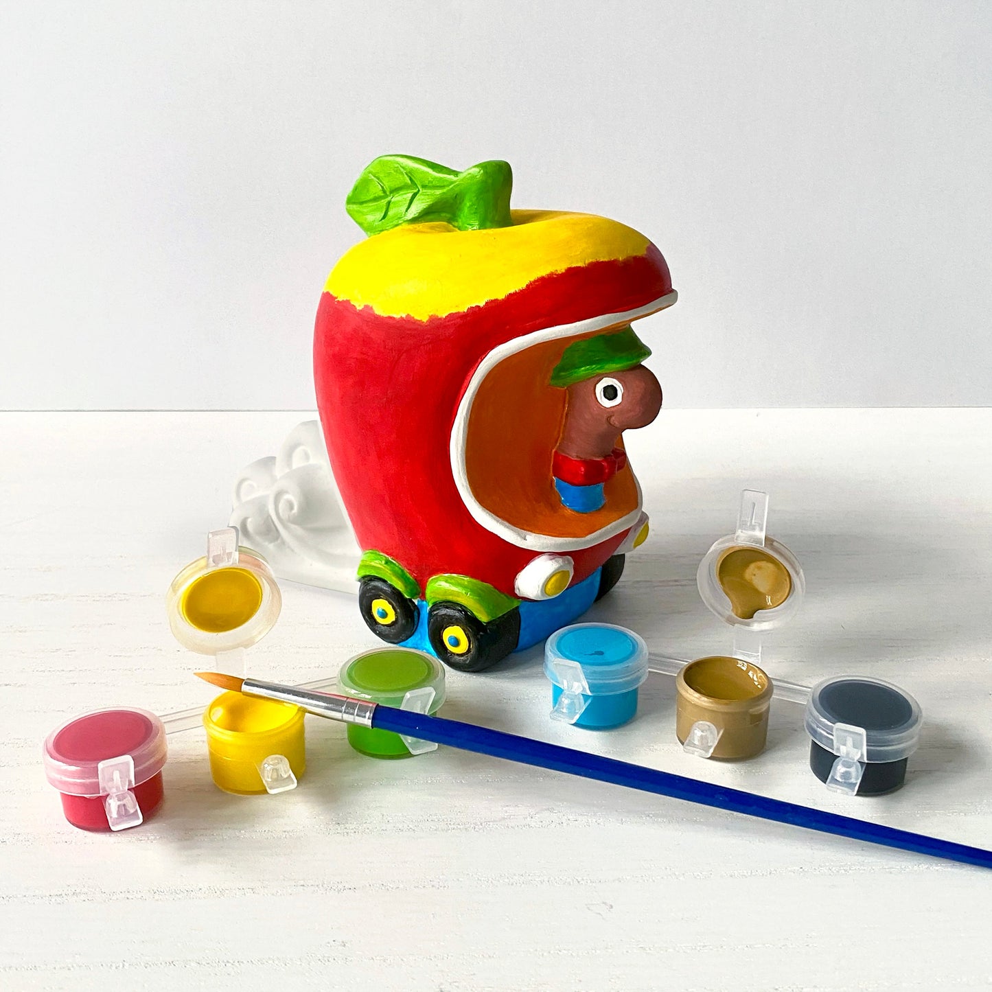 Richard Scarry's Busy World® Paint A Racer: Lowly